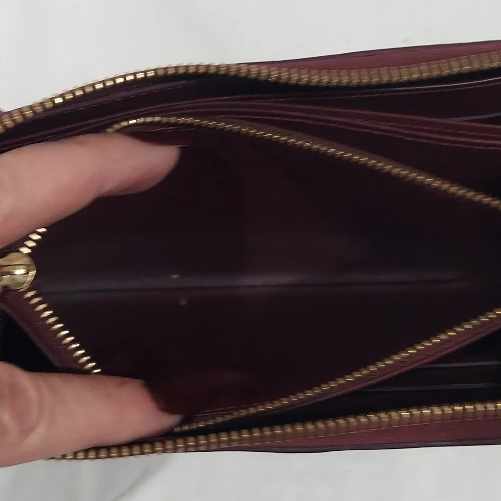 Louis Vuitton Monogram Vernis Amarante wallet zip